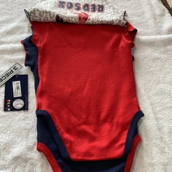 NWT Boston Red Sox 3 Piece Baby Onsie Set - Picture 7 of 8